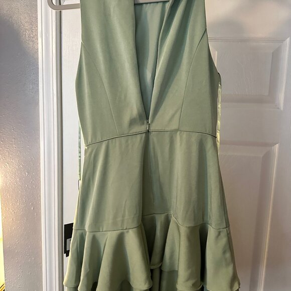 IEENA for Mac Duggal Sage Green Tiered Ruffle Dress Size 2 Cocktail NWOT - Picture 8 of 10